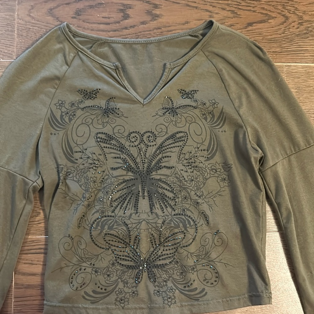 Beautiful green butterfly beaded shirt!